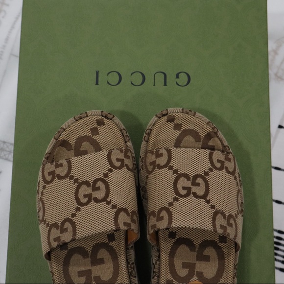 Bought as a gift and didn’t fit and too late to return - Picture 5 of 10